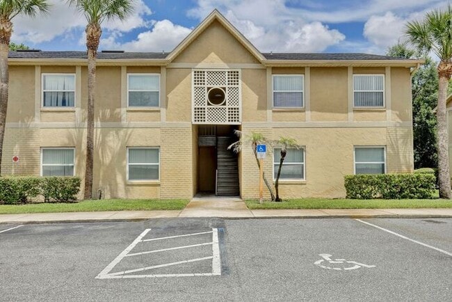 Building Photo - Spacious 2/2 Condo in Hawthorne Village - Orlando! Available Now!