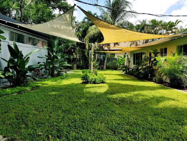 Photo - 170 NW 7th St