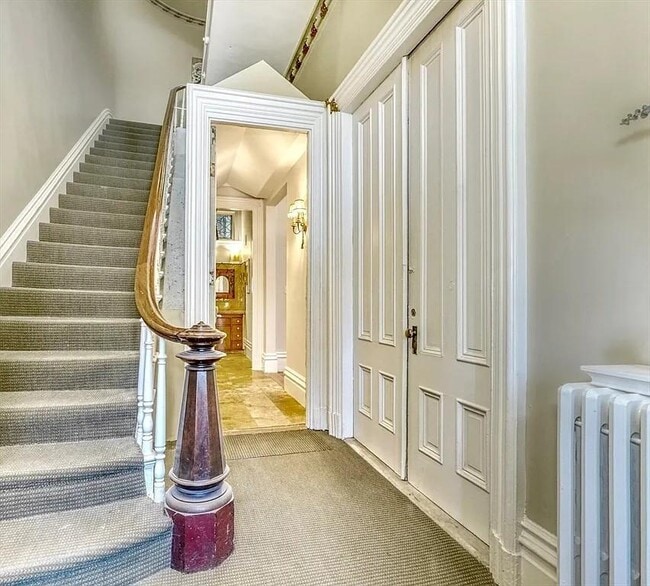Building Photo - 654 Tremont St