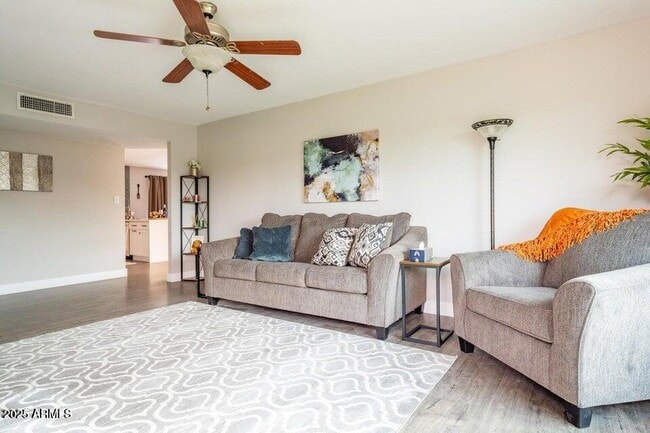 2430 E Hermosa Dr