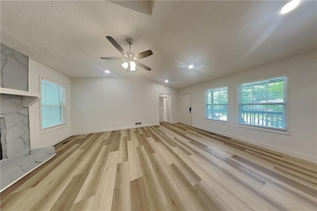 Photo - 2520 Deerfield Dr