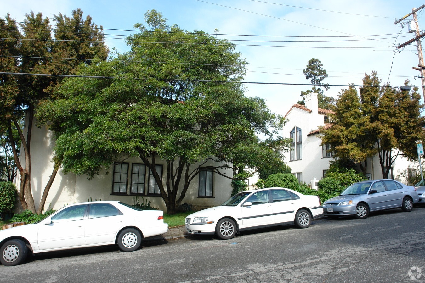 Photo - 1700 Le Roy Ave Apartments