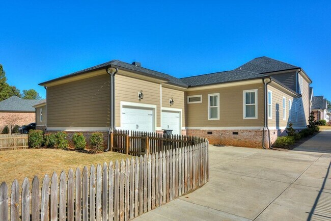 Photo - 3057 Leaning Oak Way