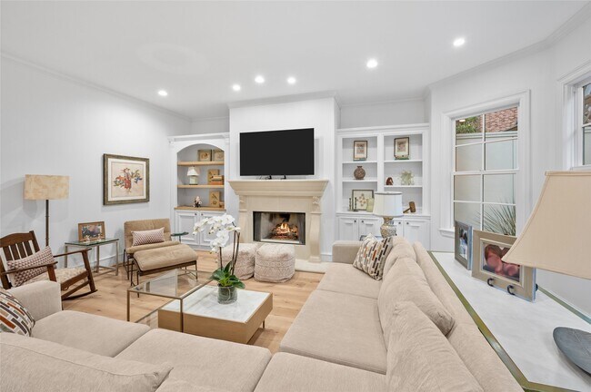 Photo - 1235 Wynden Oaks Garden Dr
