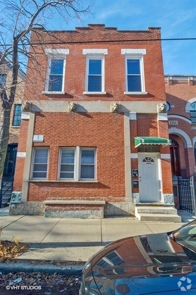 Building Photo - 2248 N Southport Ave Unit 2F Rental
