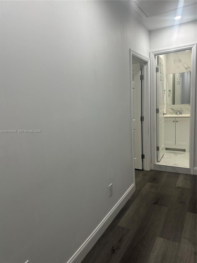 Building Photo - 13740 SW 282nd St Unit 1