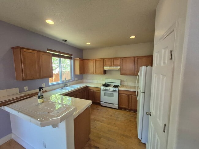 Photo - Family home in Hillsboro.