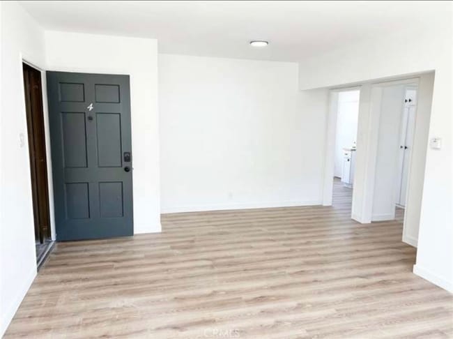 Photo - 510 E Arbor Vitae St Unit 4