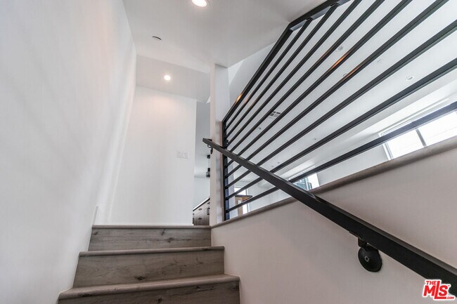 Photo - 4295 1/2 Tujunga Ave