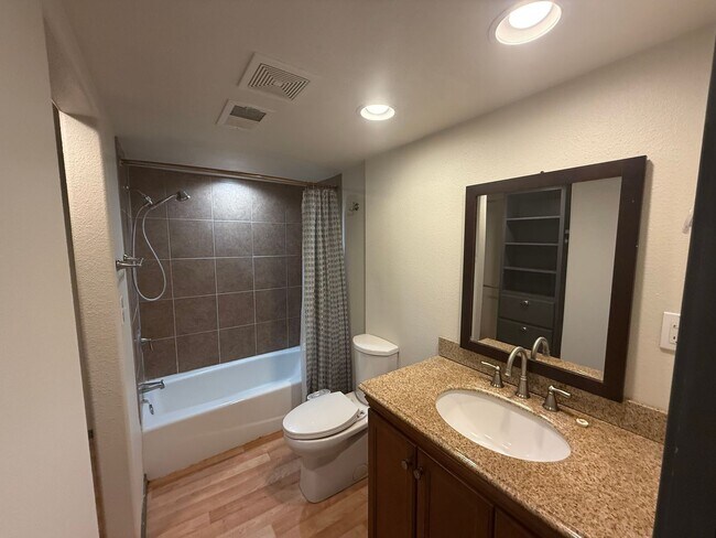 Photo - 2618 22 Unit 2618 22nd Rear