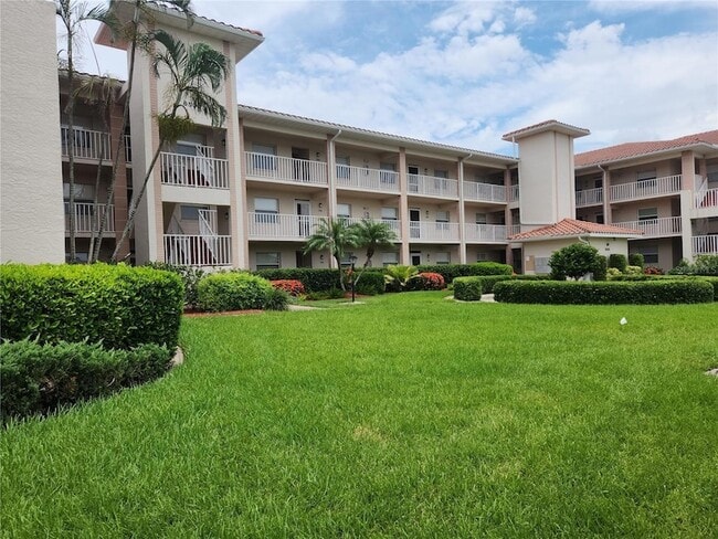 6505 Stone River Rd Unit 202