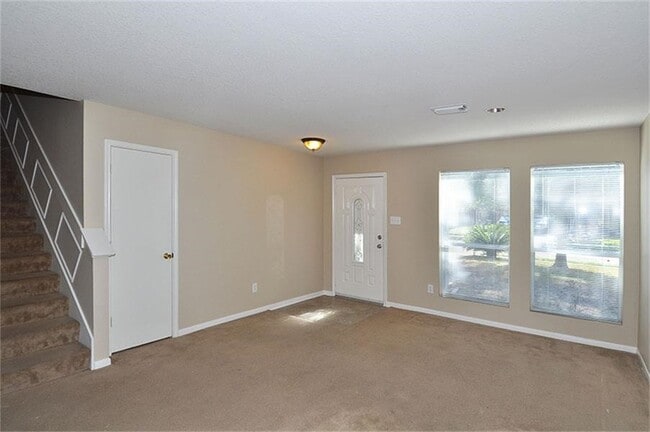 Photo - 7119 Foxvista Ln