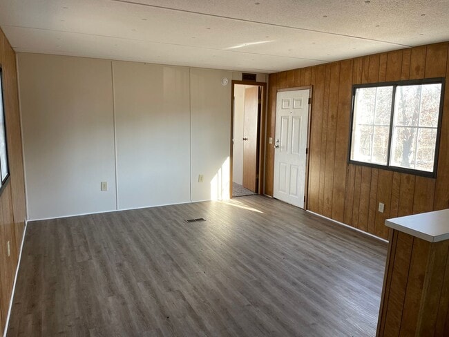 Photo - 2 BED, 1 BATH MOBILE HOME, WATER AND TRASH INCLUDED!