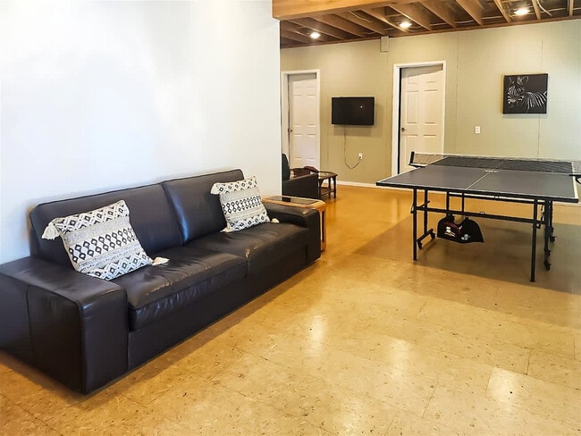 Building Photo - 218 Ironwood Dr Unit ID1336265P