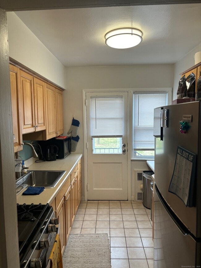Building Photo - 242 Glenbrook Rd Unit #34A Rental