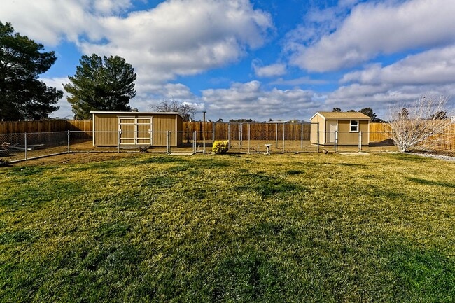 Photo - Desirable Apple Valley Single-Story on Expansive Lot | 3 Bed, 2 Bath Beauty