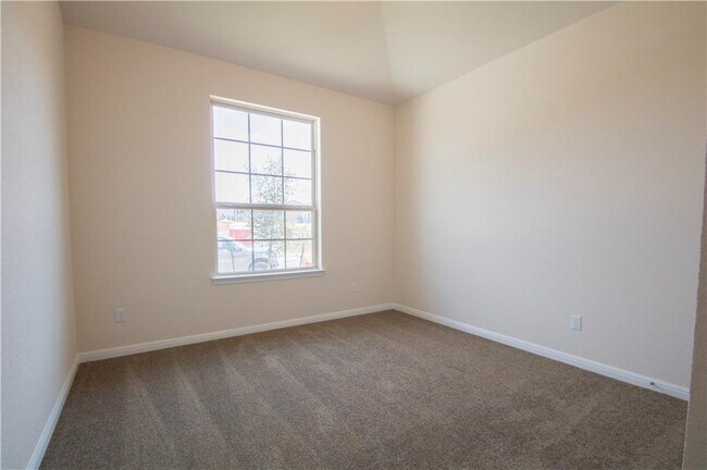 Photo - 1609 Desmond St