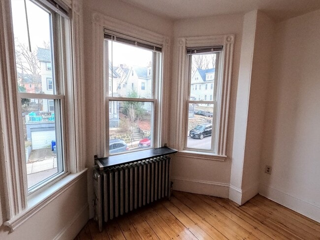 Photo - 90 Wenham St Unit 2