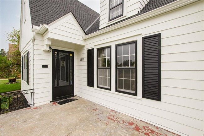 Photo - 1600 NW 38th St