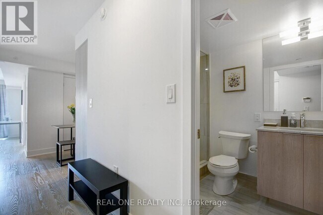 Photo - 955 Bay St. Unit 2313