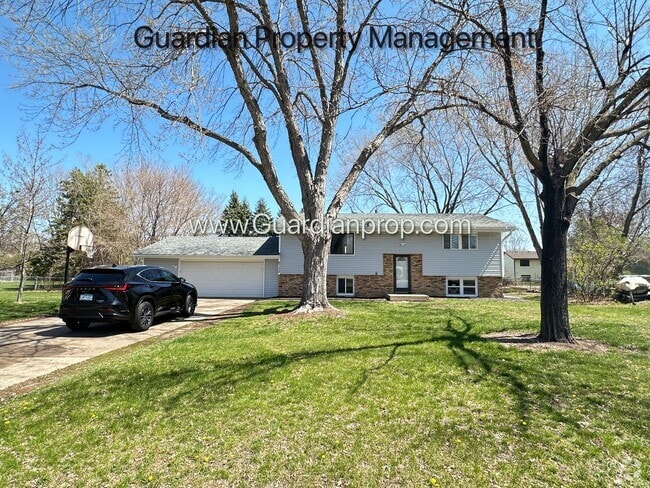Building Photo - Champlin Single Family Home, Large Fenced ...