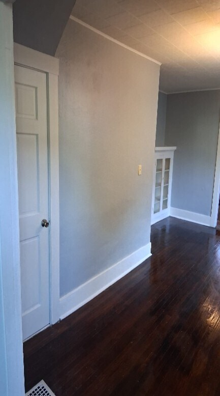 Photo - 182 Provost Rd