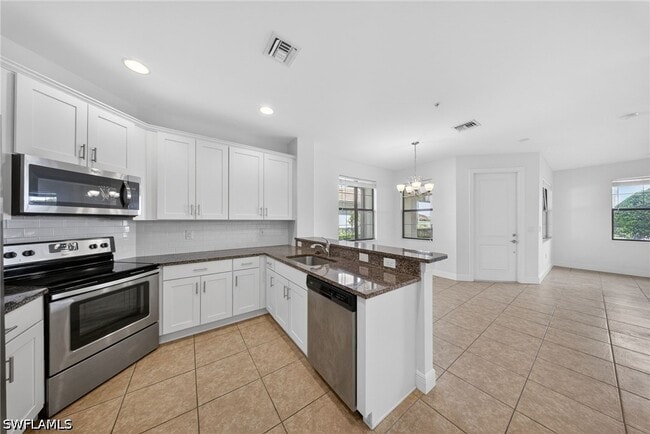 Building Photo - 1435 Santiago Cir