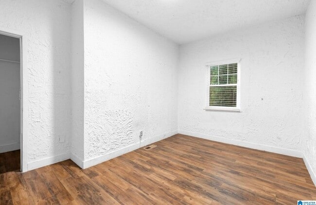 Photo - 408 5th Place Pratt