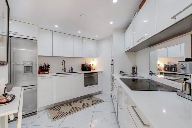 Photo - 825 Brickell Bay Dr Unit 850