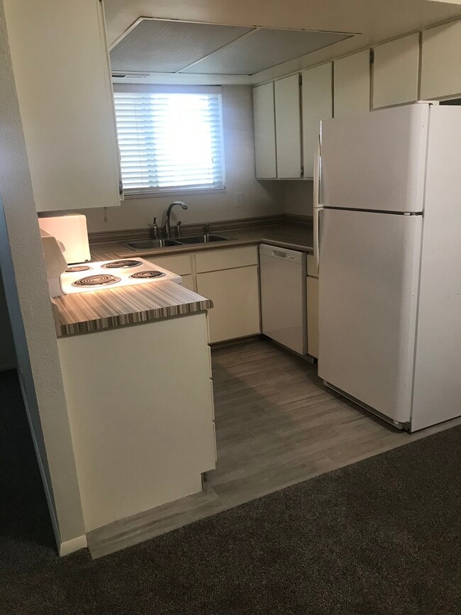 Building Photo - 4633 S Quail Vista Ln Unit A