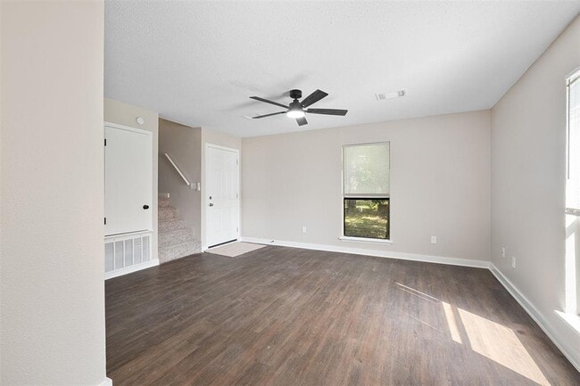 Photo - 200 Concho St Unit D