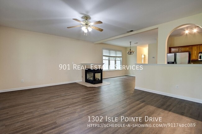 1302 Isle Pointe Dr