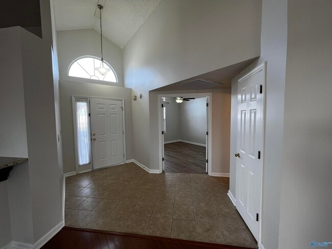 112 Lily Ct