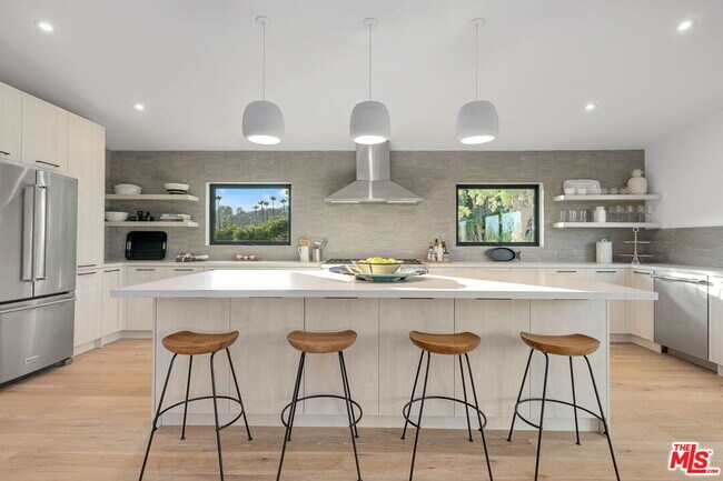 Photo - 8400 Edwin Dr