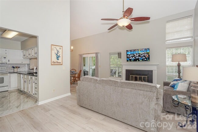 Photo - 20105 Henderson Rd Unit E