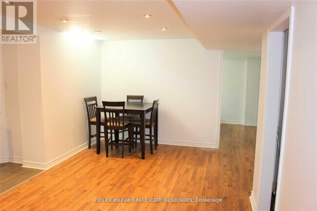 Photo - 155 Johnswood Crescent