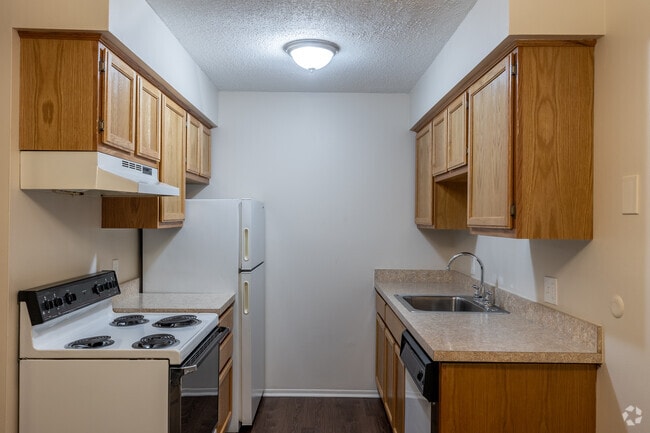 2HAB, 1BA - 800 ft² - Cocina - Clinton Manor Apartments