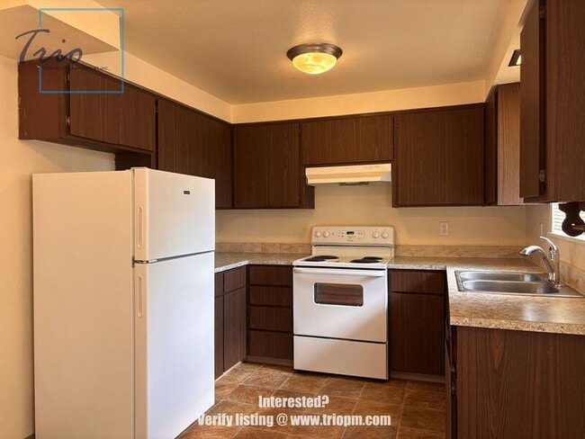 Photo - 490 Macy St