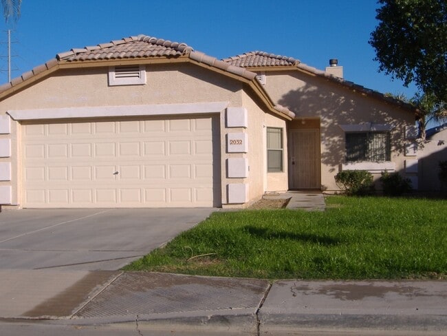 Building Photo - Beautifully Upgraded 3 Bedroom, 2 Bath Hom... Rental