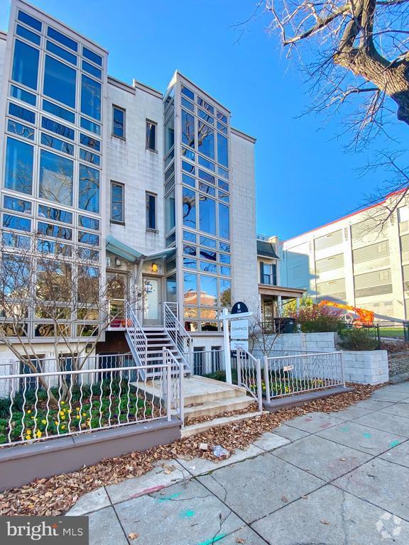 Building Photo - 211 R St NE Unit B Rental