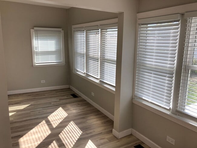 Large remodeled 4bed/2bath close to school... - Large remodeled 4bed/2bath close to school... Casa