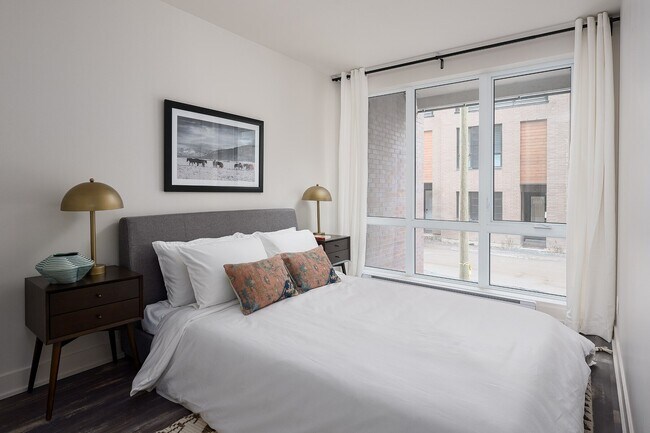 Photo - 2085 Av. Papineau Unit 102