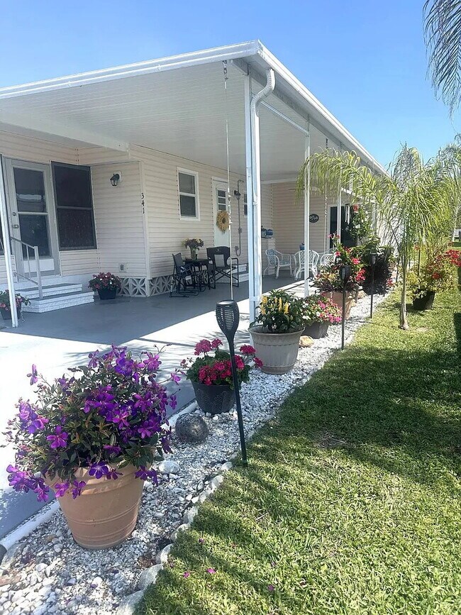 Photo - "Charming 2-Bed, 2-Bath Retreat in Nokomis!"