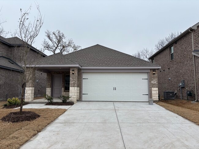 Building Photo - 1205 Rusted Rail Dr