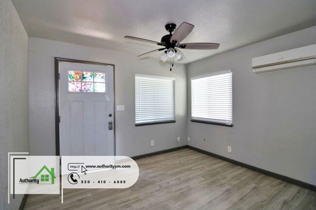 Photo - 4680 Meade St