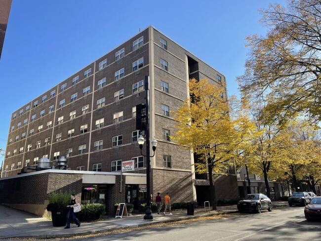 Building Photo - Beaver Plaza-203 Unit 203