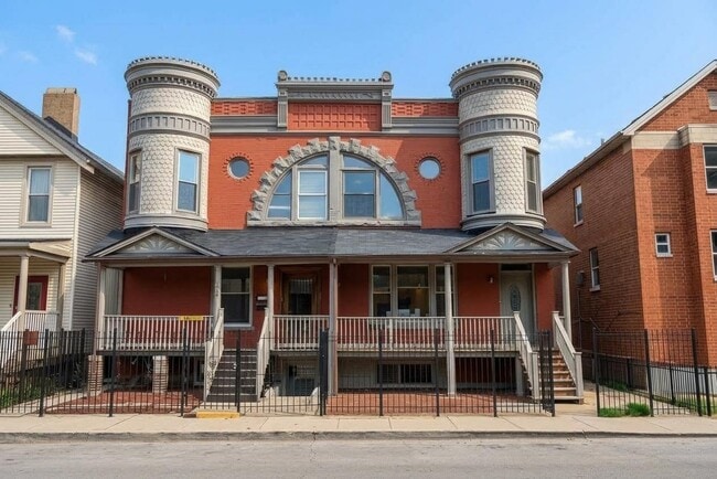 Building Photo - 4424 S University Ave