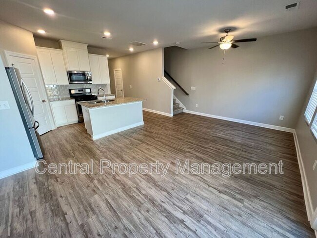 Photo - 613 Reese Ln