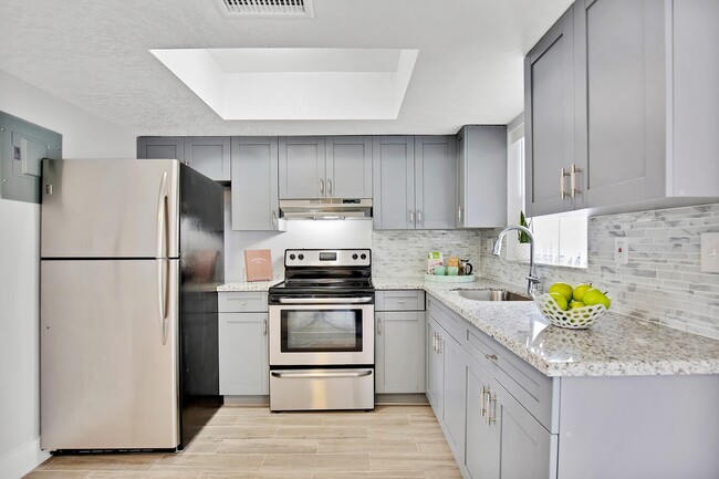 2 BR, 1.5 BA - 1,302SF