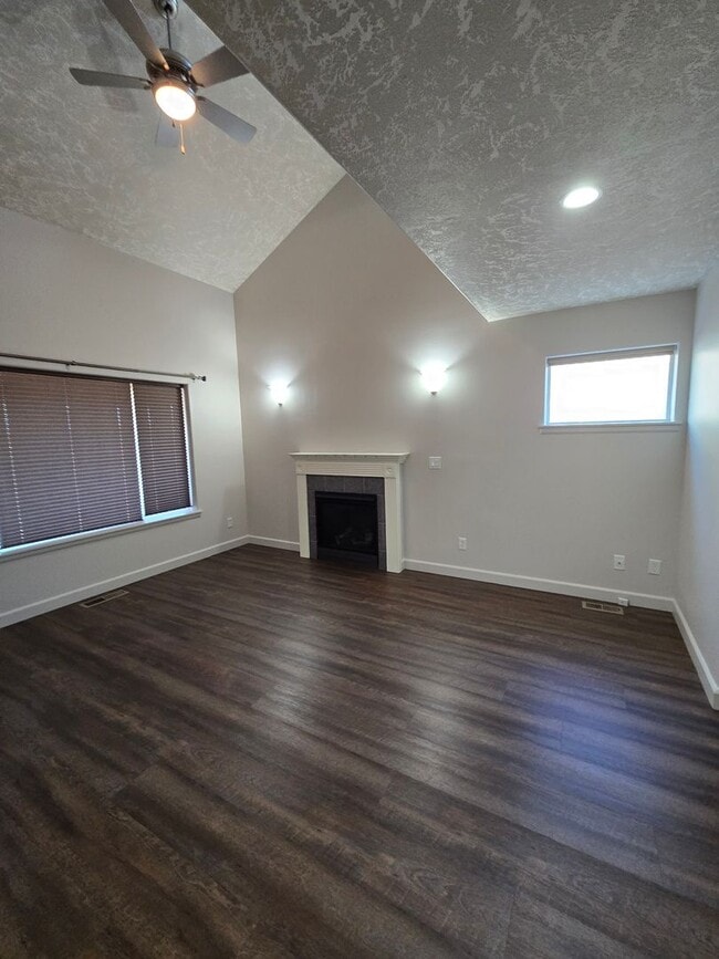 Photo - Cat Pet Friendly 3 Bed / 2.5 Bath Home Near I-5 in Albany, OR